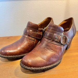 Born “Deena” Leather Booties Boots Women Sz 8 Side Zip